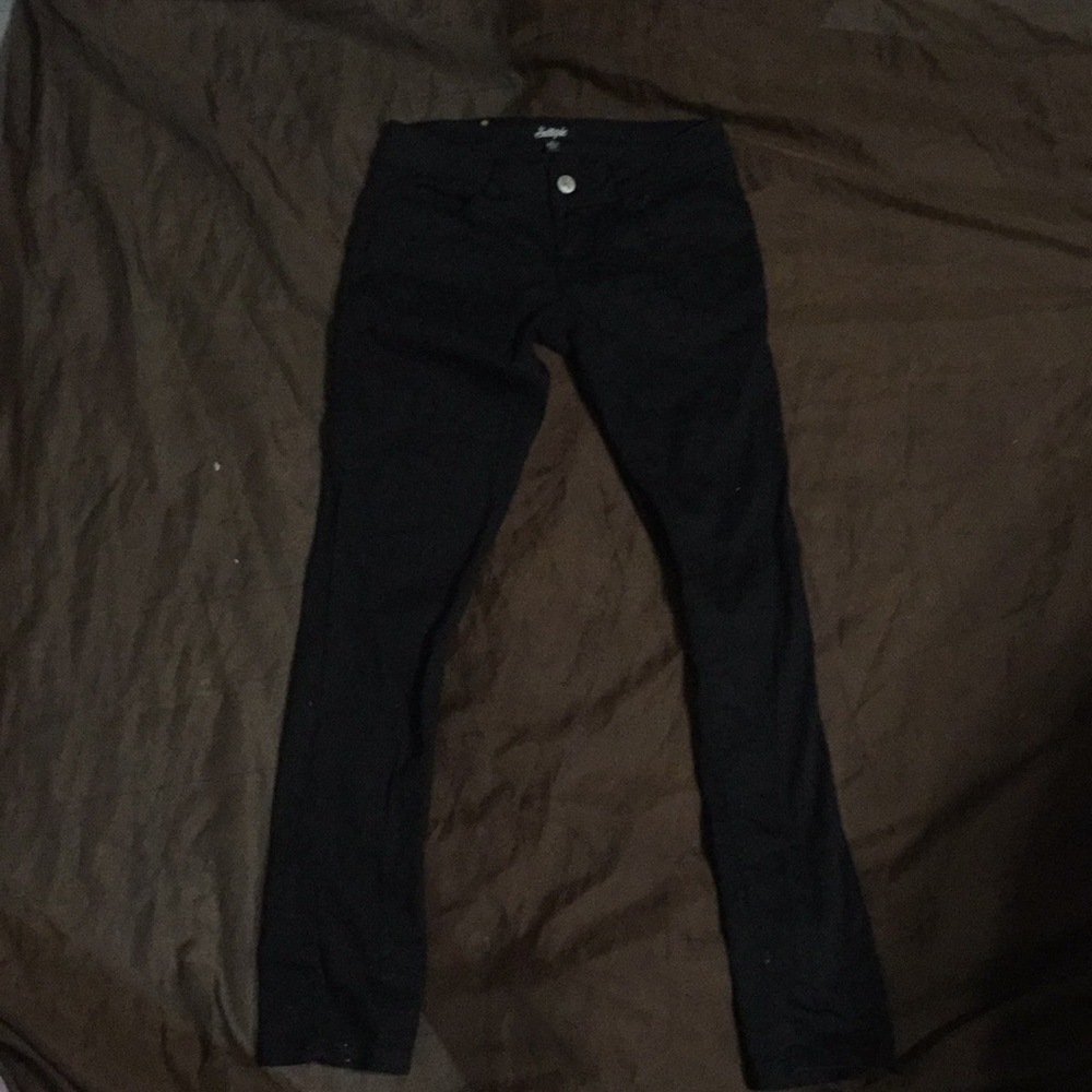 Black jean never worn.